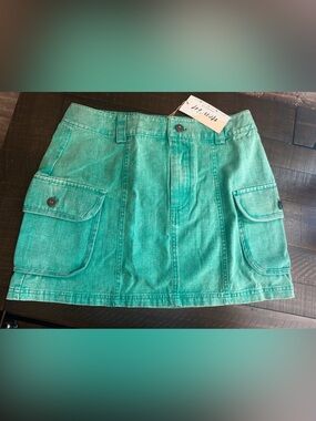 Very J Kelly Green short cargo Skirt size medium